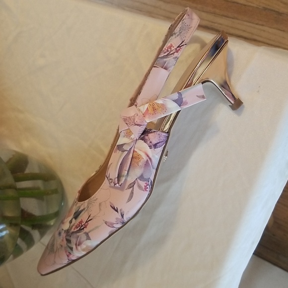 NANETTE Lepor 2" Slingback Heels. Size 8 - Picture 6 of 10